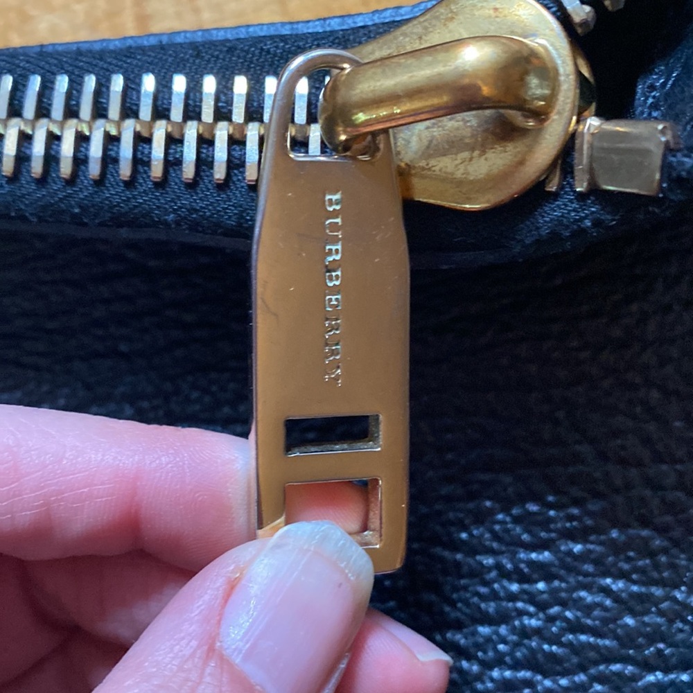 Burberry black leather overside hobo bag gold hardware - Picture 7 of 9